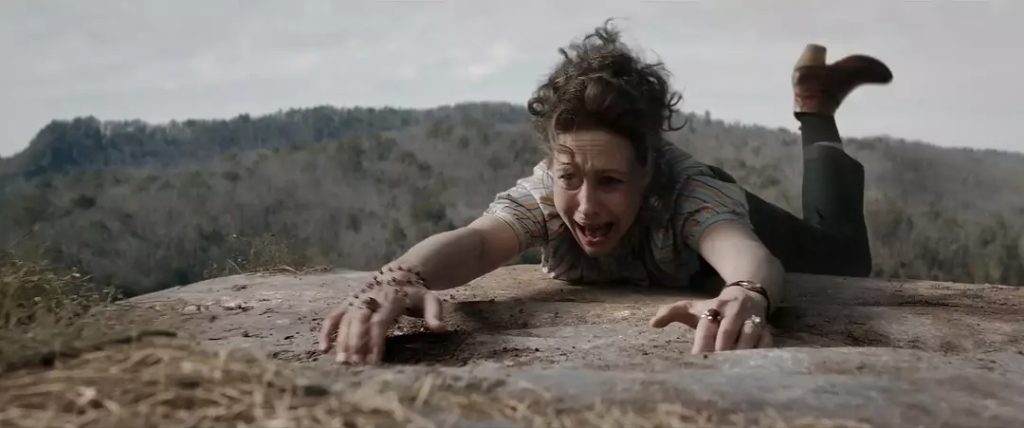 【恐怖电影】【招魂3(2021)】4K(内附3部合集)是美国历史上首个被告以「鬼上身」作抗辩理由的案例,因此称为「恶魔谋杀案」胆小慎入